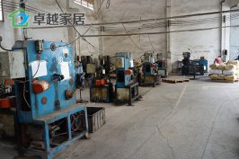 卓越家居拉丝和下料车间1