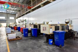 卓越家居注塑车间1