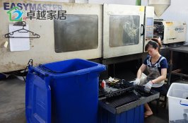 卓越家居注塑车间3