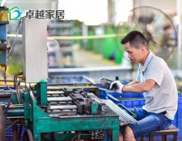 卓越家居五金成型车间1
